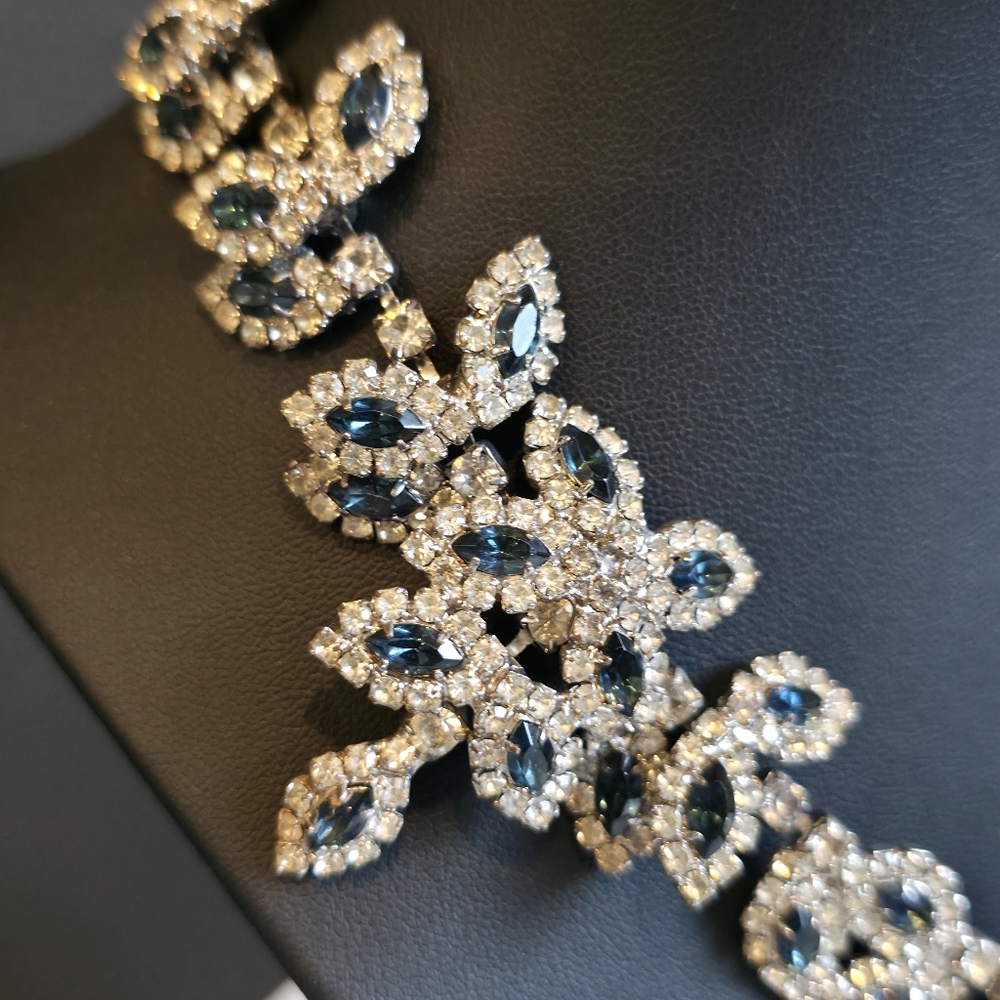 Vintage Kenneth Jay Lane Blue Crystal Flower Collar Necklace - Picture 4 of 11